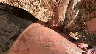 Niemiecka fit dojrzała żona Sophie Logan z dużymi cyckami w ryzykownym zdradzie na publicznej plaży