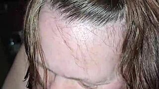 Muie de la GILF lovește puternic cu intensitate brută