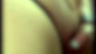 बॉस को मस्ती करते हुए चौंकाना इंटेंस चुदाई में बदल जाता है