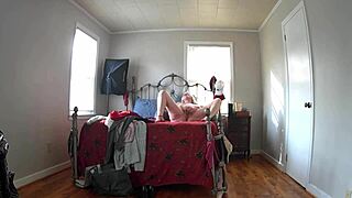 Gizli kamera alışveriş sonrası üveyannenin mastürbasyonunu yakalar