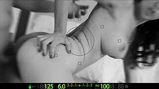 和辣继母麦伊分享床铺，在禁忌热浪中和卢克·朗利