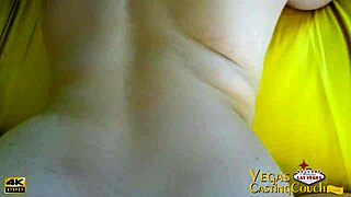 ميليف شعر أحمر في لاس فيغاس تُزب في الطيز وترتبط