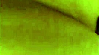 По дяволите, тази MILF латиноамериканка от улицата е пълна откачалка!