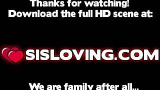 Austin vyprskne do nevlastní sestry huby