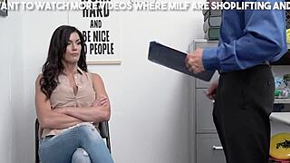 Becky Bandini后妈用魅力吸引了我的目光