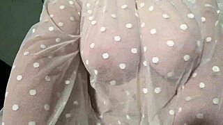 美麗熟女大自然下垂巨奶特寫