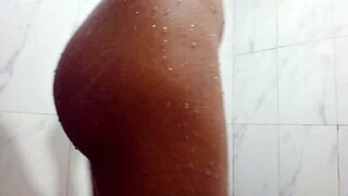 Aku suka nunjukin memek dan tetek desi remaja 18+ di dalam rumah