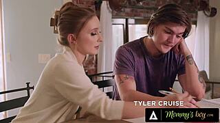 Omsorgsfuld Milf Lexi Luna lader stedsøn frit bruge hendes krop til afslapning