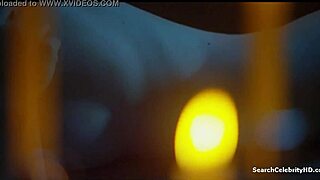 Gracie Gilbert γυμνή από πάνω στο Underbelly S06E06 2013. Τα μεγάλα στήθη της και το σεξουαλικό handjob κλέβουν την παράσταση.