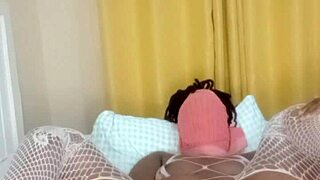 عرض كامل لهذه المرأة المنحنية