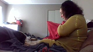 Karım Bana Çamaşır Katlamayı Öğretiyor