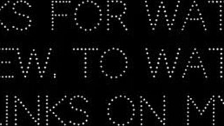 Stønende stemor guider hver bevægelse