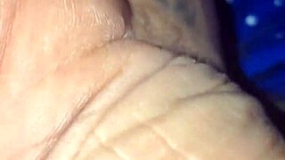 Domnul zdrobește pizda rasă a MILF-urilor grase cu pula uriașă