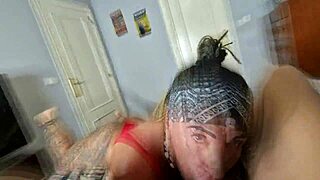 Cățea DanaXMuscles suge și fute vecinul 😈💦