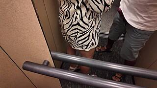 Üvey annem asansörde vahşi an yaşıyor, yakalandı