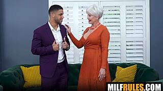 Nanas schlampiger Spermaswap mit DD White Stevie K Mike Ox und Casey Conrad