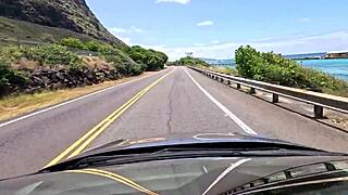 Mommy dengan Payudara Kendur Ngentot Memek Berbulu Pakai Dildo!