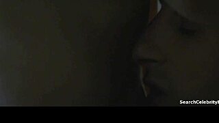 แชรอน สโตน ใน Sliver 1993 ให้หัตถกรรมและดูดควยแบบเปลือยหน้าอกเล็ก 18+ ในหนังสีน้ำเงินย้อนยุค