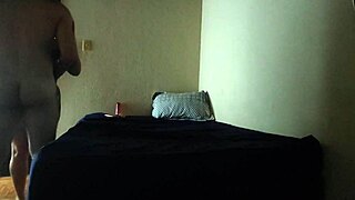 Massagista MILF Dá Boquete e Fode Cliente – Câmeras Pegaram Tudo?