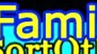 ميلف غريبة ومراهقة 18+ يشاركان زب صلب مع بعض