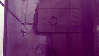 varför kom du in på badrummet för sex, styvmamma?