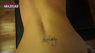 Modelo Madura Julia Se Desnuda y Pose Nuda