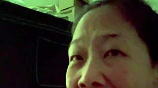 한국 MILF 남편 큰 자지 빨아줘!