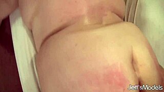 Dicke reife MILF Lynn auf allen Vieren tief und hart durchgefickt