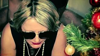 Ruw anaal neuken Franse Cougar stiefmoeder.