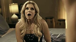 mamă vitregă blondă prinsă înșelând cu muie hardcore și călare