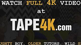 Grote natuurlijke tieten lerares gilf leert een les in het donker met doggystyle