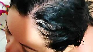 メイドの娘に朝のミルクを飲ませてあげる