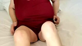 ωριμη θετή μαμά φροντίζει ευγενικά την πρωινή σου στύση