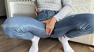 Oh Gott, Stiefmutter kommt und squirted in engen nassen Leggings!