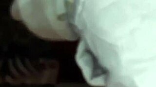 Me sinto tão emocionado chupando mulher mais velha no pau grande branco do Joshua Jism