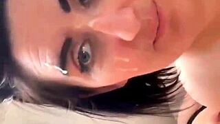 Kandid Sandra kompilace obřích výstřiků na obličej s tlustým párem, sperma v puse a cucání prsou