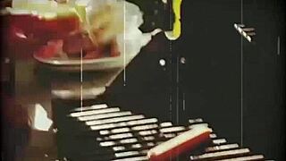 אני מועמדת אסייתית לאימוץ אריה סקיי מתרגשת ממישה מינקס ובעלה בסצנת סקס טייפ מלאה