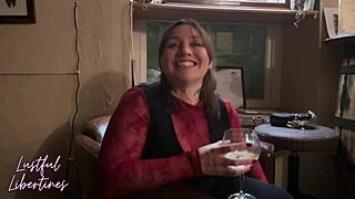 Creampie zralé milf manželce při volání od chlapa