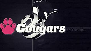 V blir dubbel penetrerad i fitta och rumpa i hårt gruppsex